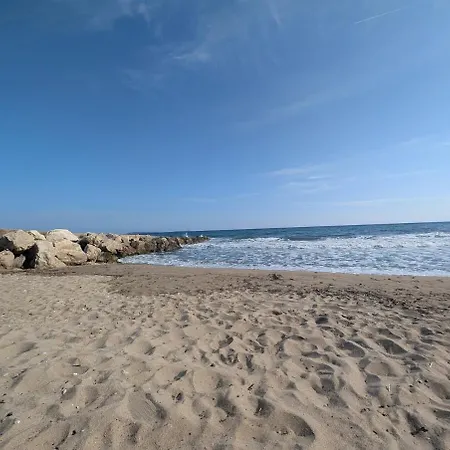 4 People, 15 Minutes From Cannes Le Cannet
